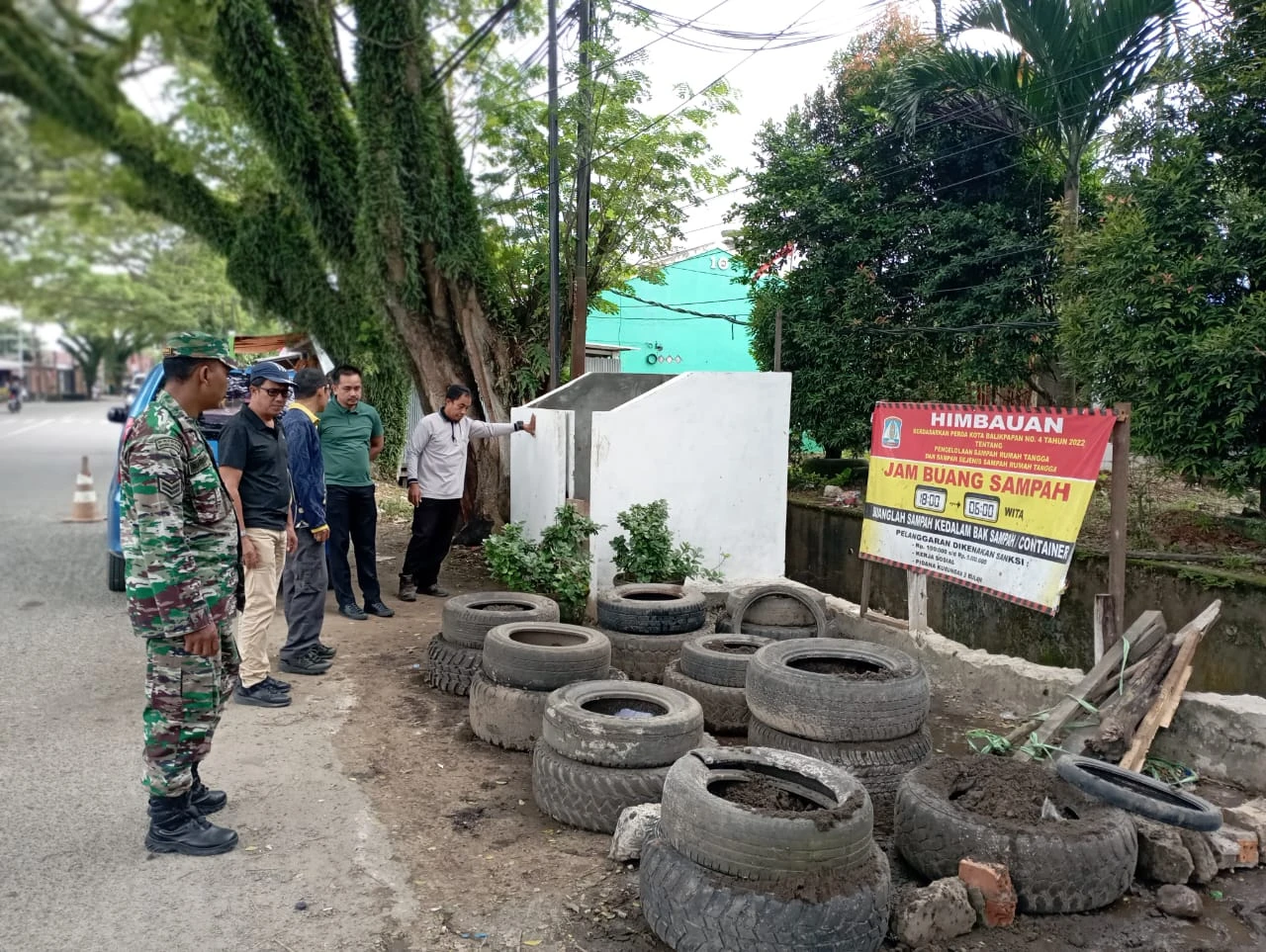 Lurah Lamaru monitoring TPS dan Drainase di lingkungan RT